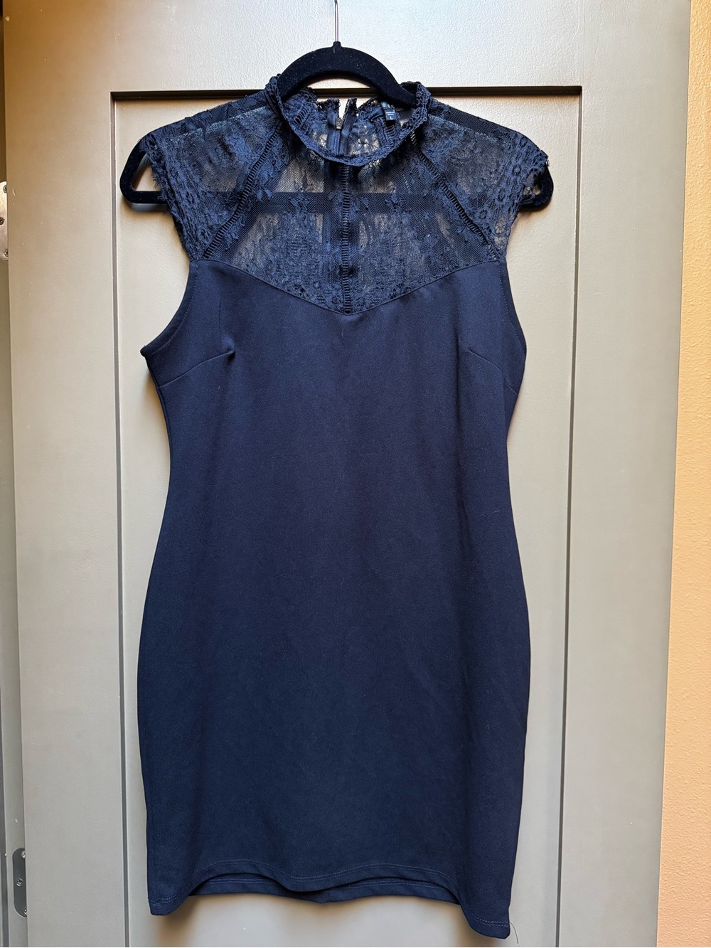 iris Black Lace Yoke Sheath Dress Large